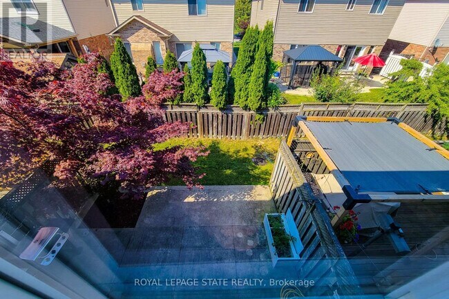 Photo du bâtiment - 110 Marina Point Cres