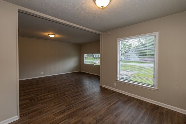 Foto del edificio - Just Renovated! Close to Hwy 287 Immediate...