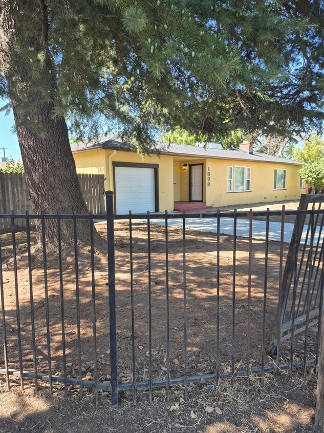 Photo - 1098 E 21st St (Merced, CA)
