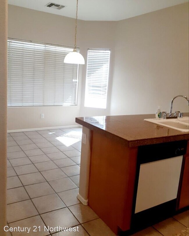 Foto del edificio - 3 br, 2 bath House - 11642 W Monroe St