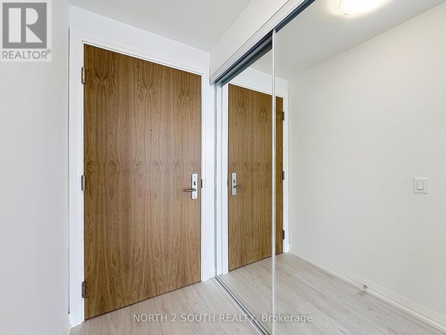 Building Photo - 27 Korda Gate