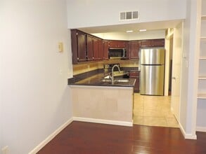 Building Photo - 10555 Turtlewood Ct