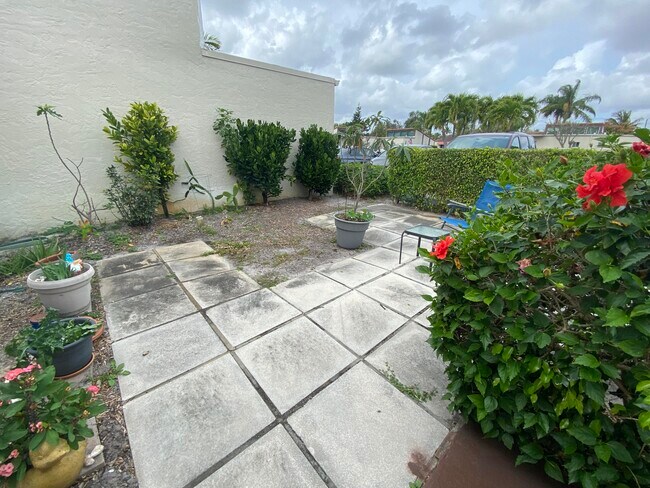 Foto del edificio - 2541 Boundbrook Blvd