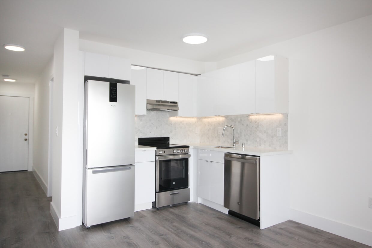 2252 Parker Street - 2252 Parker Street