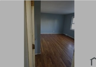 Foto principal - 61-63-63 St James Pl