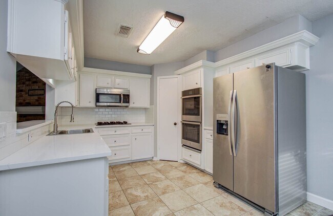 Foto del edificio - 6607 Readsland Ln