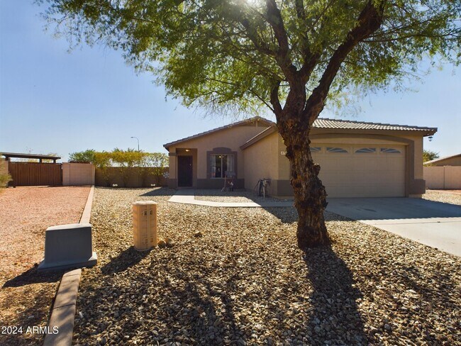 Foto del edificio - 8735 W Royal Palm Rd