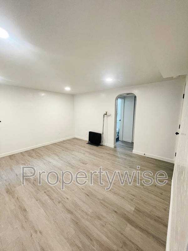 Building Photo - 376 E 300 S