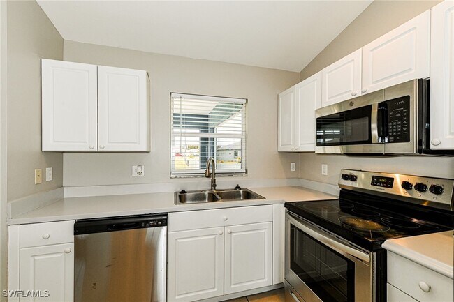Foto del edificio - 113 Blackstone Dr