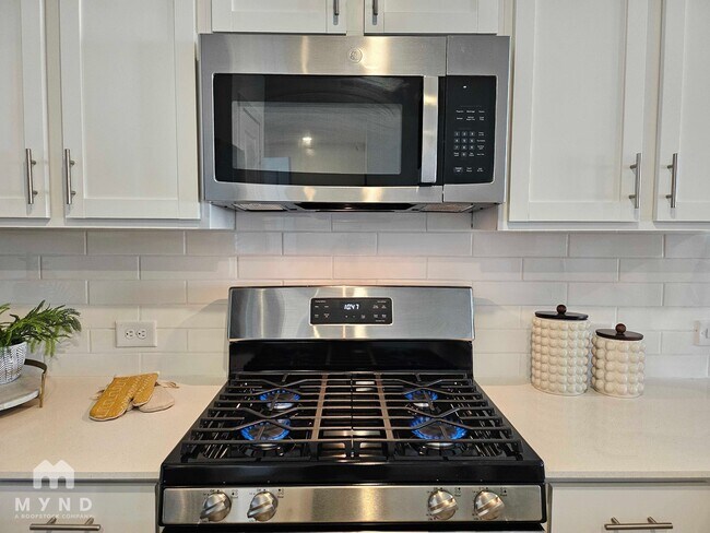 Building Photo - 10140 Dalgreen Cir