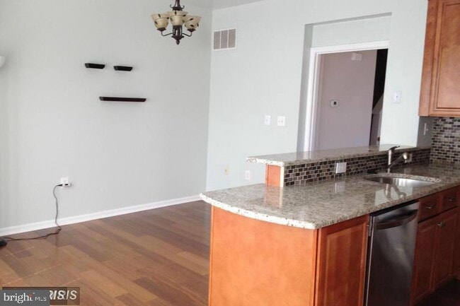 Building Photo - 4060 Fountainside Ln
