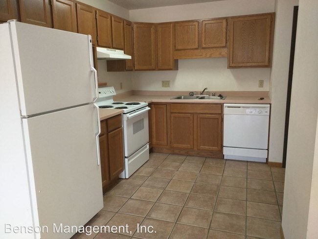 Building Photo - 1300 Pine St