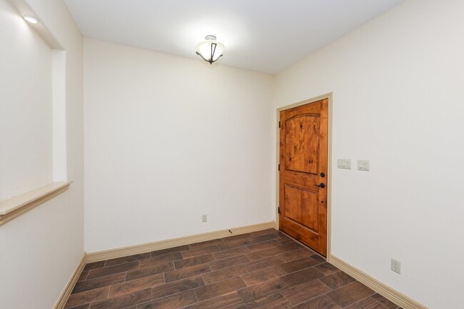 Building Photo - 8216 Casa Verde Rd