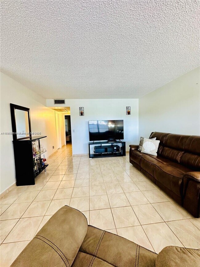 Building Photo - 551 SW 135th Ave
