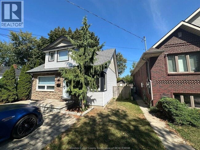 Building Photo - 2246 Marentette Ave