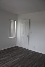 Building Photo - 5862 Homeland Rd