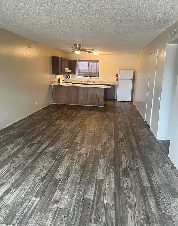 Foto del edificio - 2153 S Winstel Ave