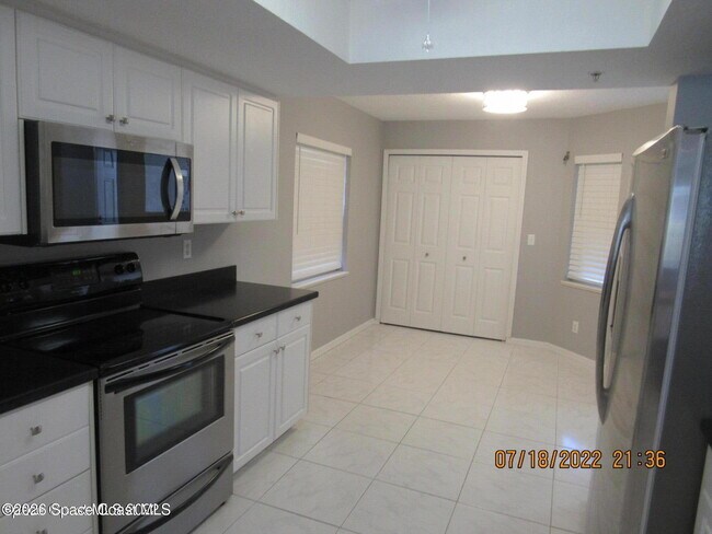 Foto del edificio - 606 Shorewood Dr