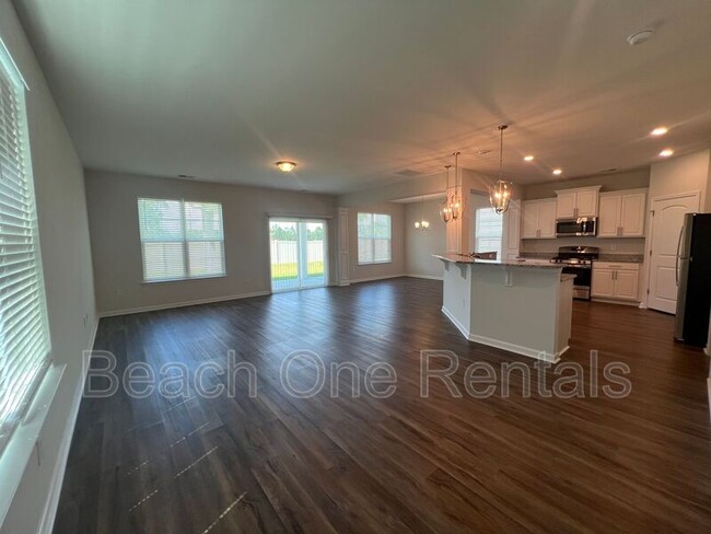 Building Photo - 5567 Redleaf Rose Dr