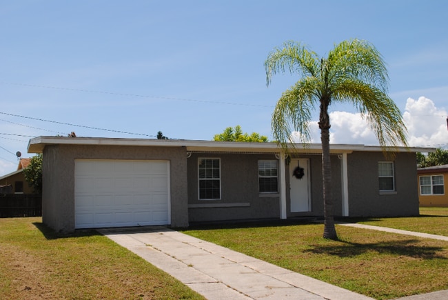 Building Photo - 21463 Mallory Ave