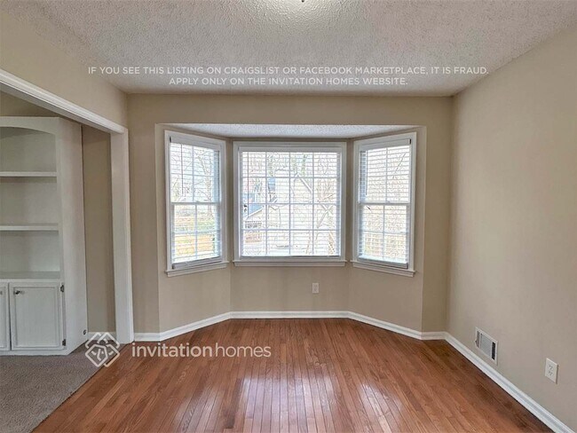 Building Photo - 115 Elizabeth Pl