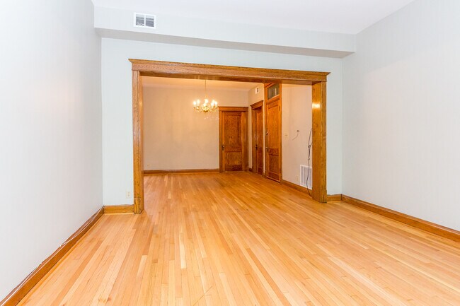 Foto del edificio - 2251 W Walton St