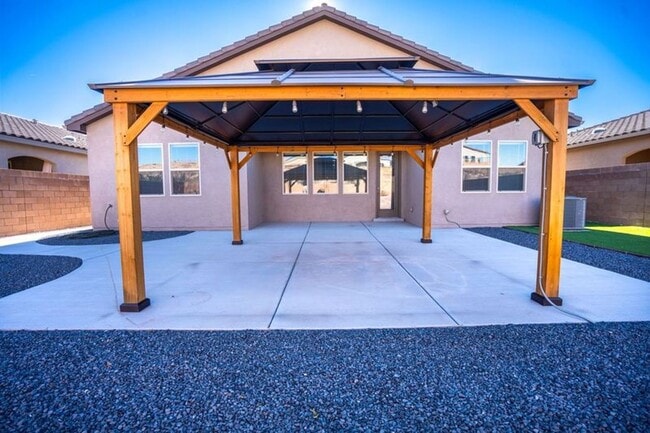 Building Photo - Coming Soon! 3 Bedroom 2 Bathroom with 2 Car Garage