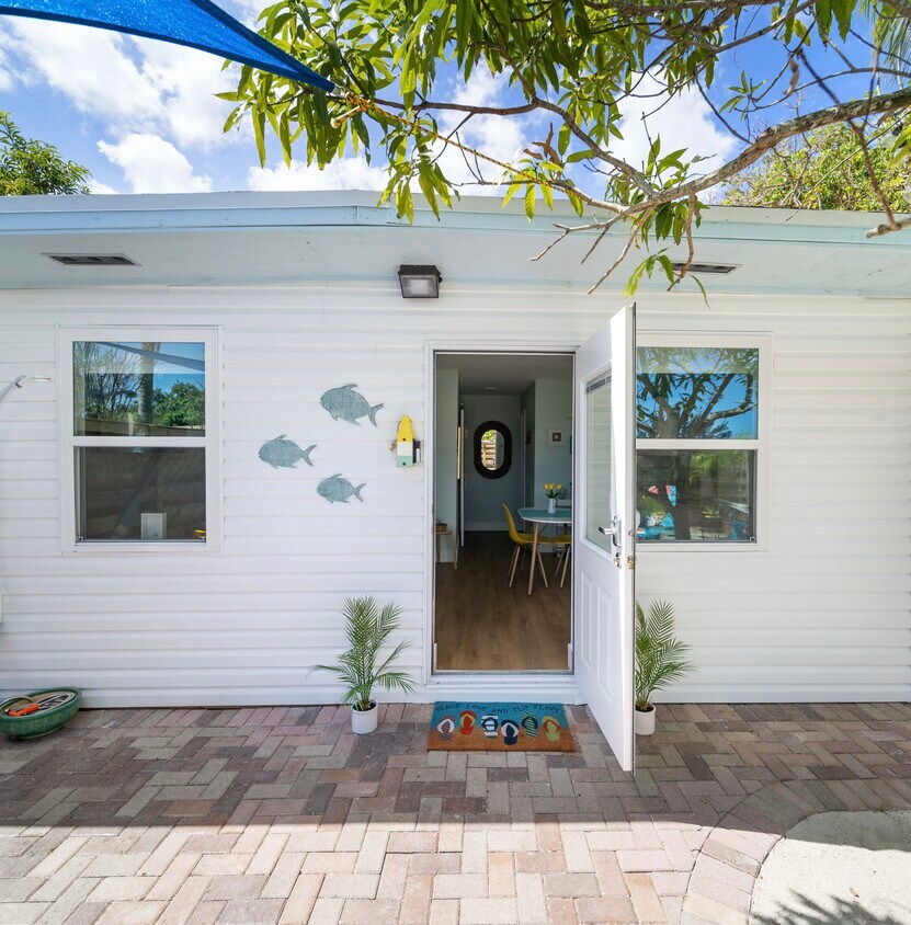 Foto principal - 5880 SW 32nd Ter