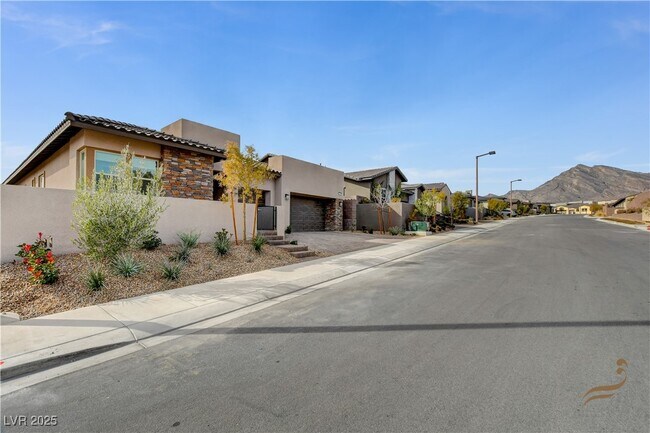 Building Photo - 11837 Grassy Pln Ave