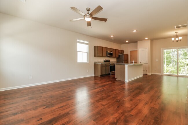 Building Photo - 157 Morning Line Dr, Moncks Corner, SC