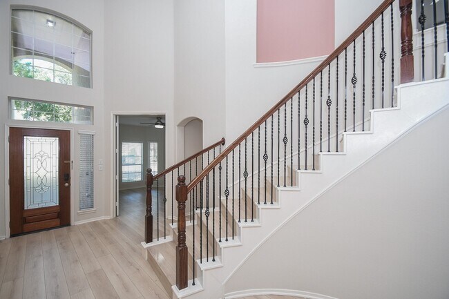 Foto del edificio - 26719 Wolfs Hill Ln