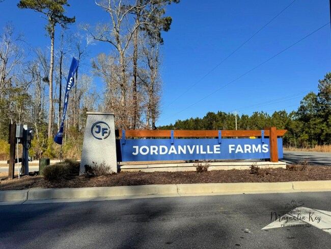 Building Photo - 514 Strawberry Fld Wy