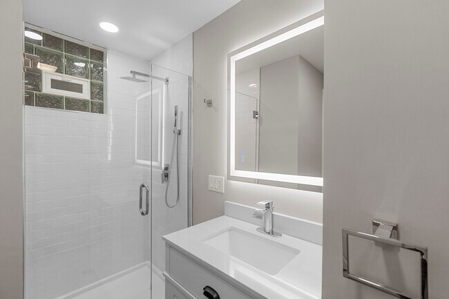 Foto del edificio - 2618 N Mozart St