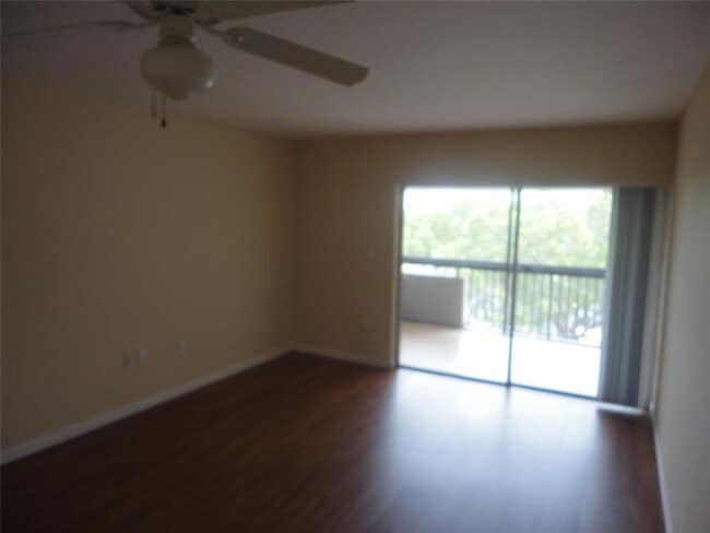 Building Photo - 731 N Pine Island Rd