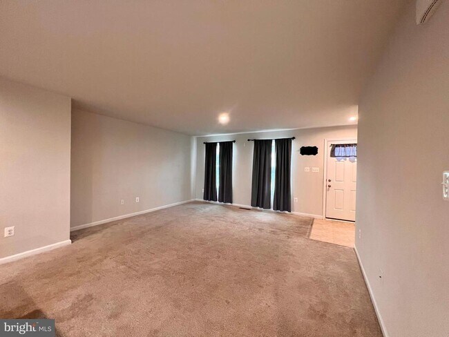 Foto del edificio - 255 Severna Pkwy