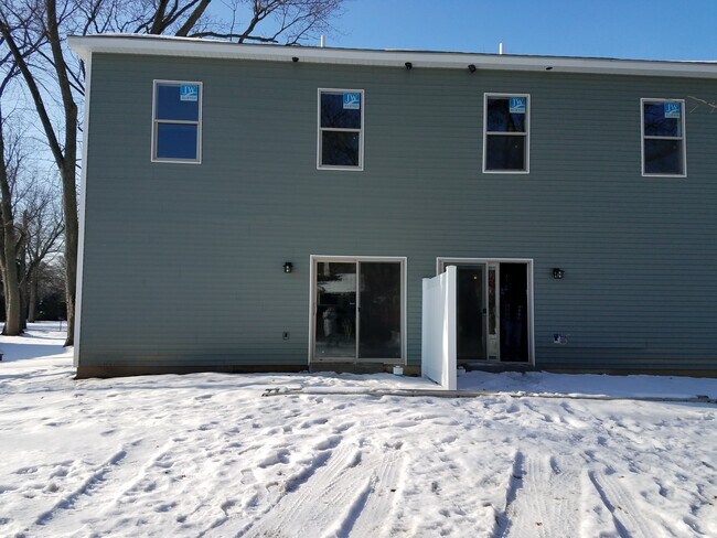 PRIVATE POURED PATIO - 321 S 15th St