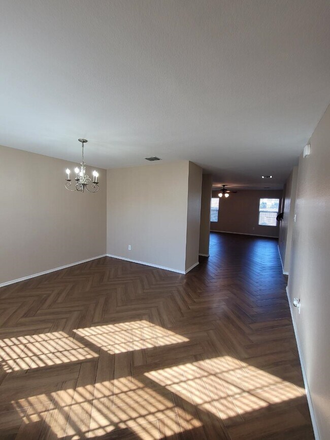 Building Photo - 1012 Mosaic Dr