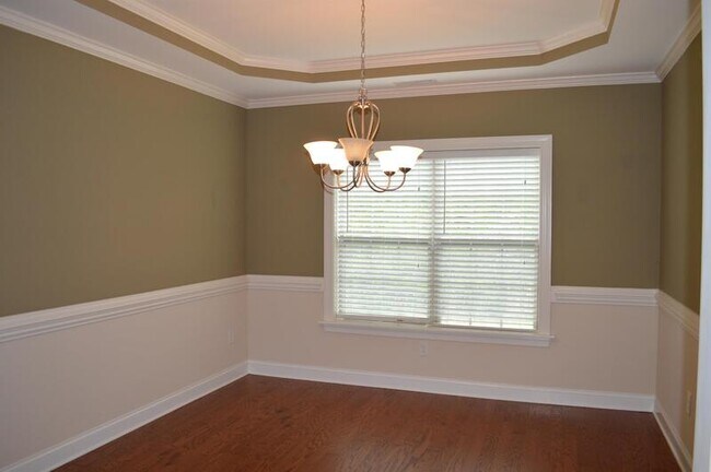 Building Photo - 501 Century Dr
