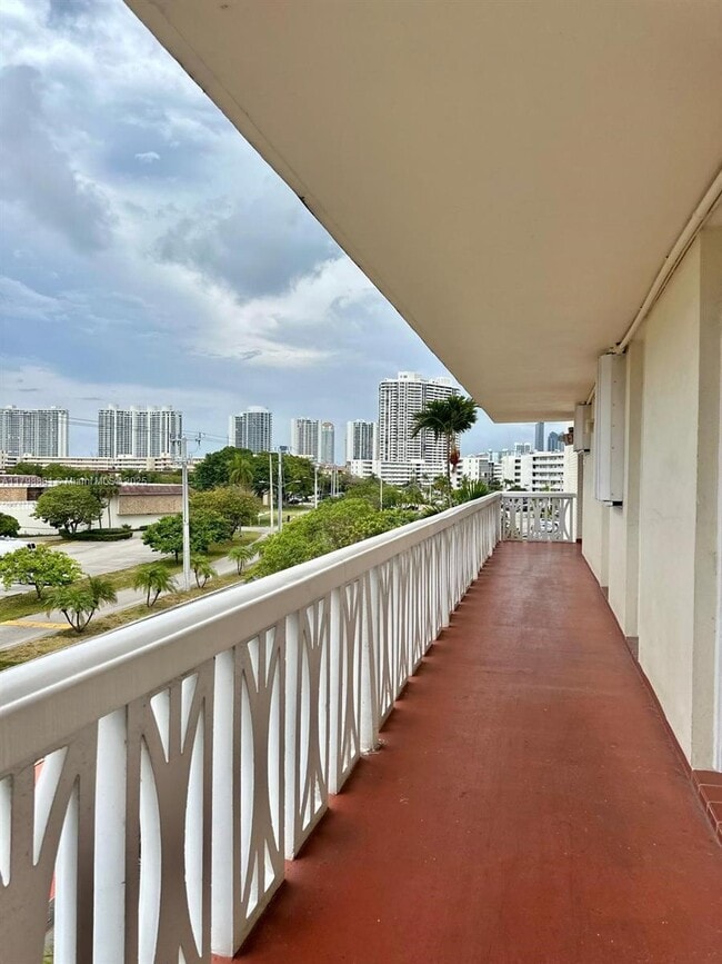 Foto del edificio - 2920 Point E Dr