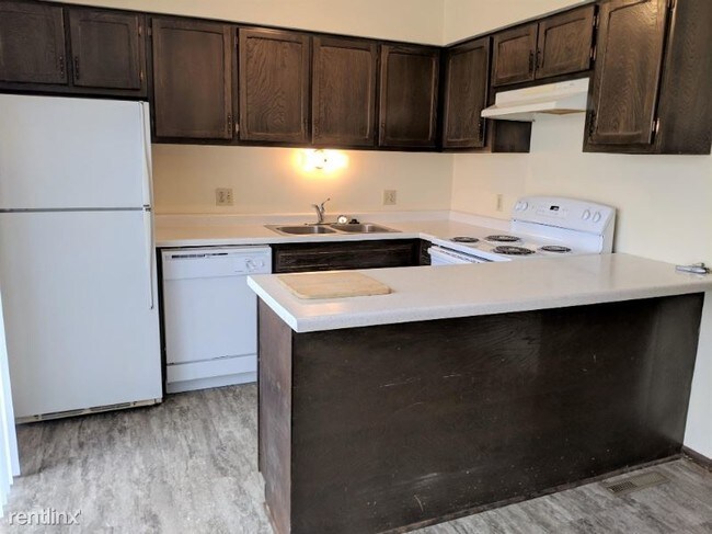 Building Photo - 2 br, 1.5 bath Townhome - 7341 Ames Cir