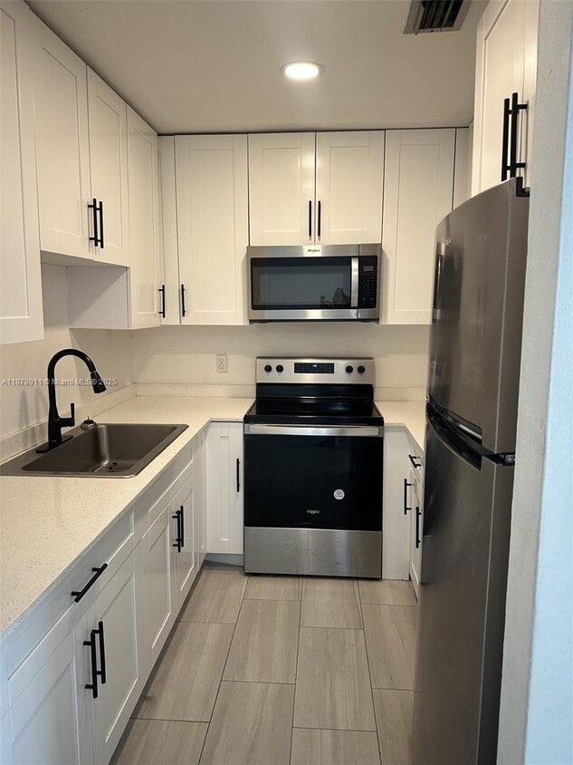 Foto principal - 1490 W 42nd Pl