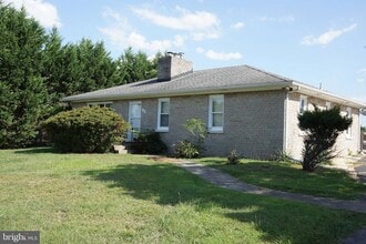 Building Photo - 7135 Bowers Rd