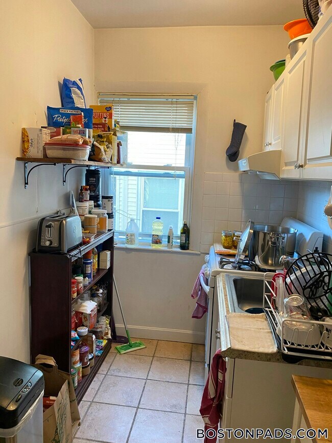 Foto del edificio - 69 Raymond Ave