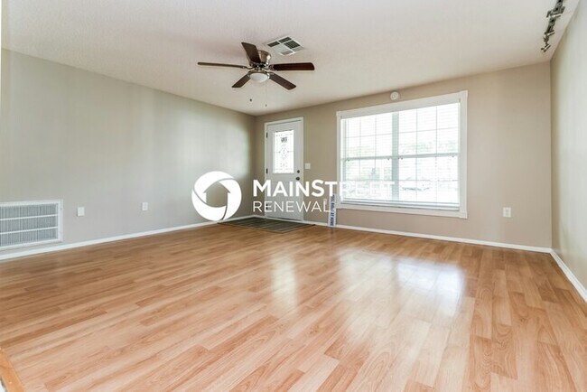 Foto del edificio - 3 Bedroom Pet-Friendly Home in New Port Richey, FL with Main Street Renewal
