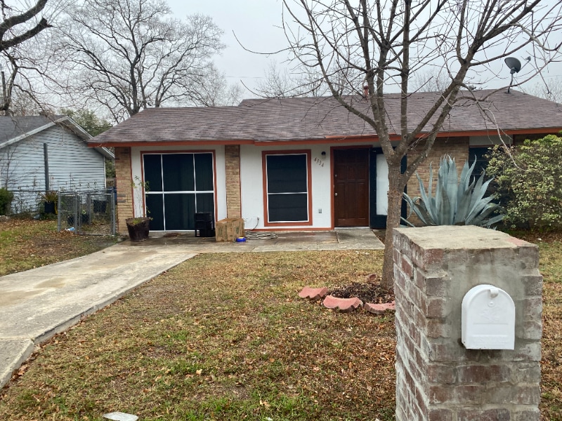 Photo - 4334 Hickory Hill Dr (Kirby, TX)