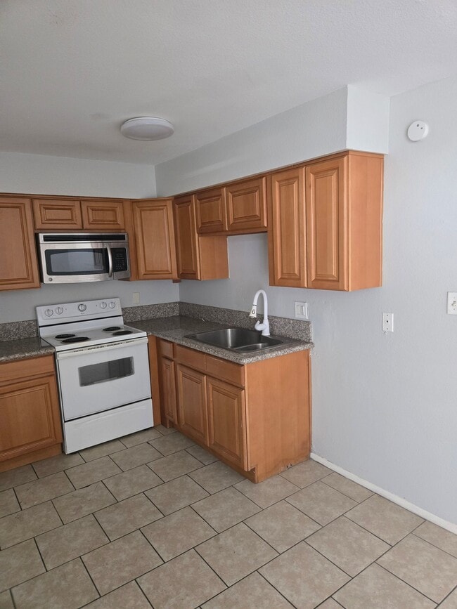 Foto del edificio - 3853 Soda Springs Dr