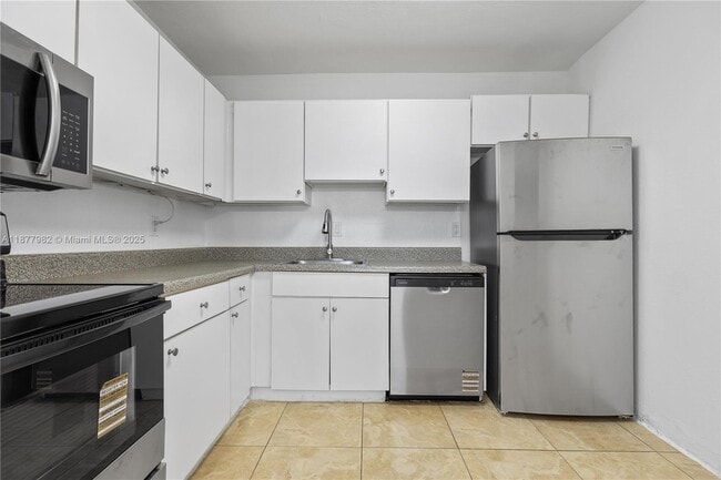Building Photo - 5112 NW 79th Ave
