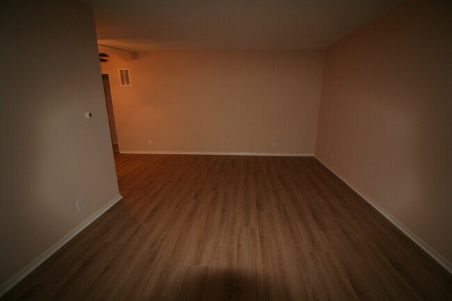 Building Photo - 432 Arnaz Dr