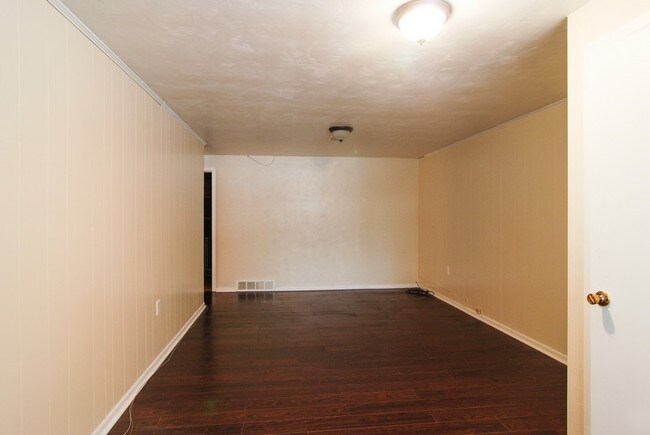 Building Photo - 2504 Saybrook Rd