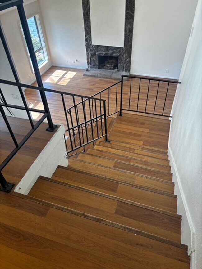 Foto del edificio - 5 Bedroom 3 bathrooms
